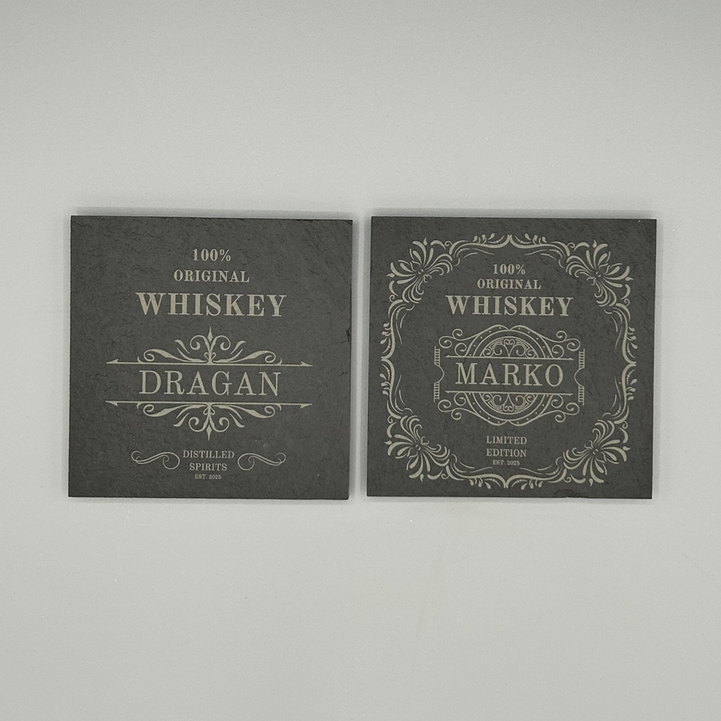 Personalisierbare Schiefer Untersetzer mit Whiskey-Motiven | Geschenke für Whiskey-Liebhaber | Perfekt für Bar, Zuhause & Büro | 2er Set