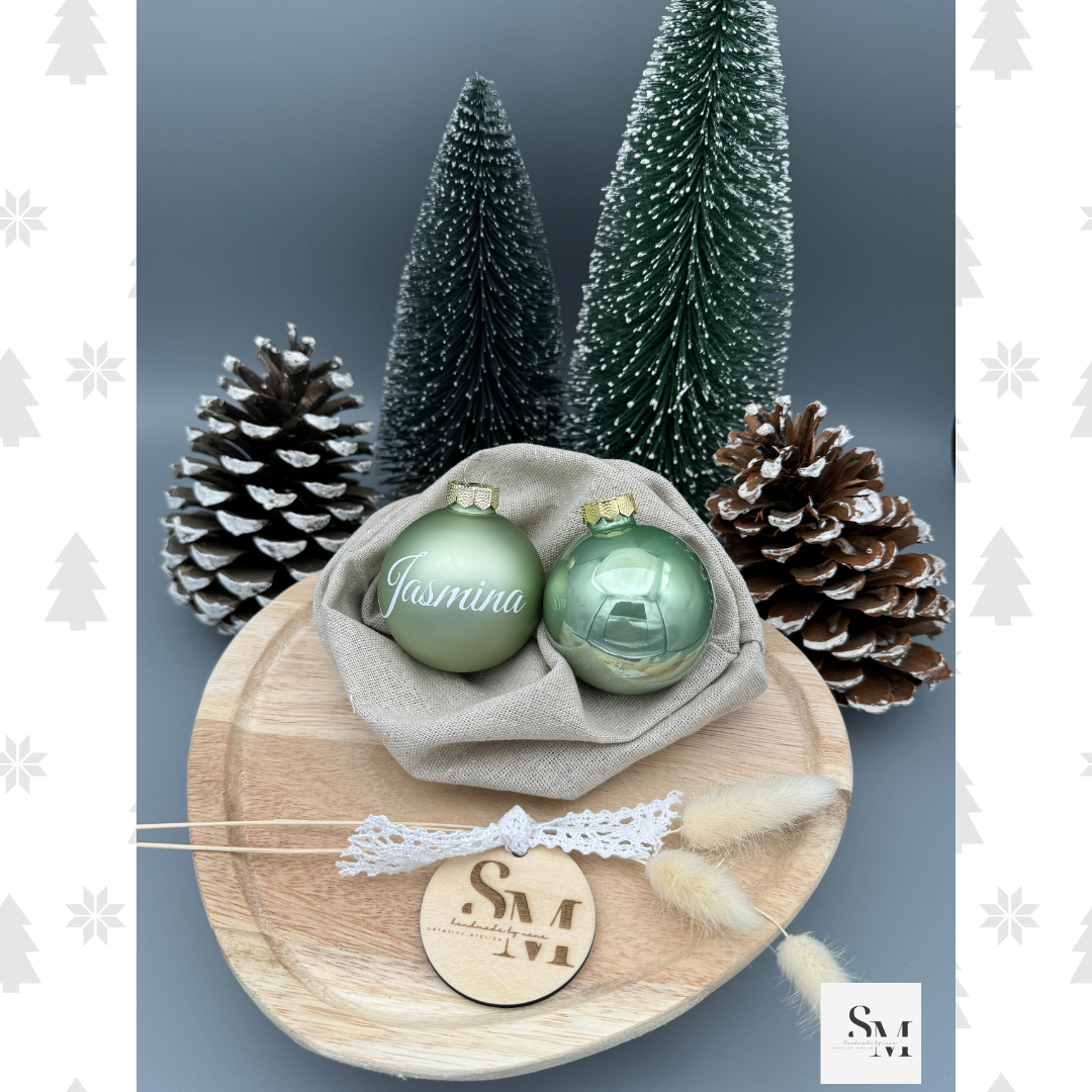 Personalisierte Weihnachtskugeln mit Namen | Christbaumkugeln | Kleines Geschenk Weihnachten | Baumschmuck personalisiert | Ornamente | 6 cm