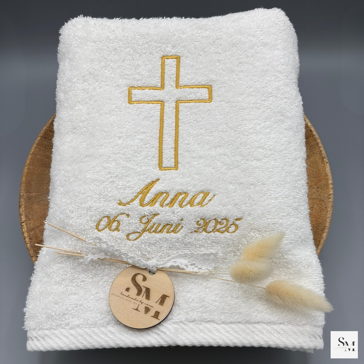Taufhandtuch bestickt mit einfachem Kreuz | personalisiertes Handtuch zur Taufe, Geschenk für Mädchen & Jungen, christliche Erinnerung