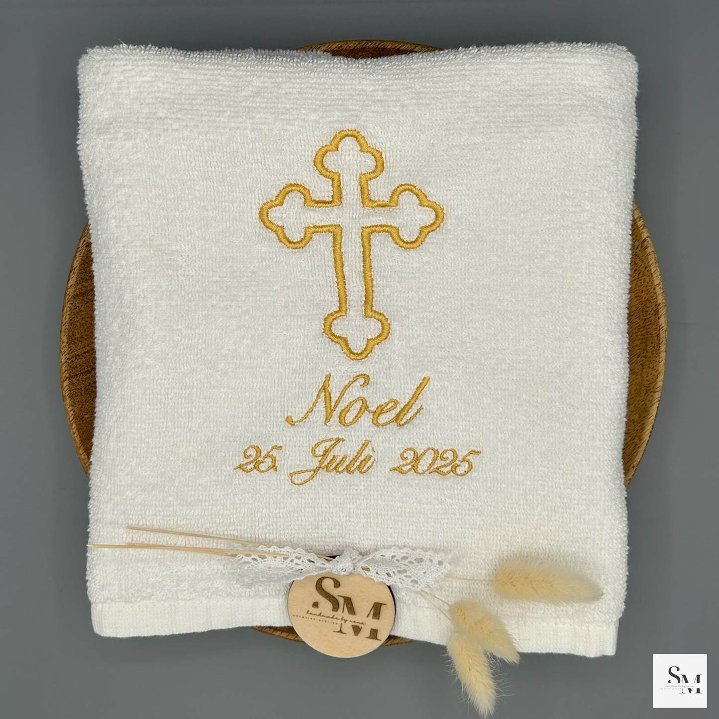 Taufhandtuch bestickt mit Kreuz | personalisiertes Handtuch zur Taufe, Geschenk Taufe Mädchen & Junge, christliche Tauferinnerung, Baby