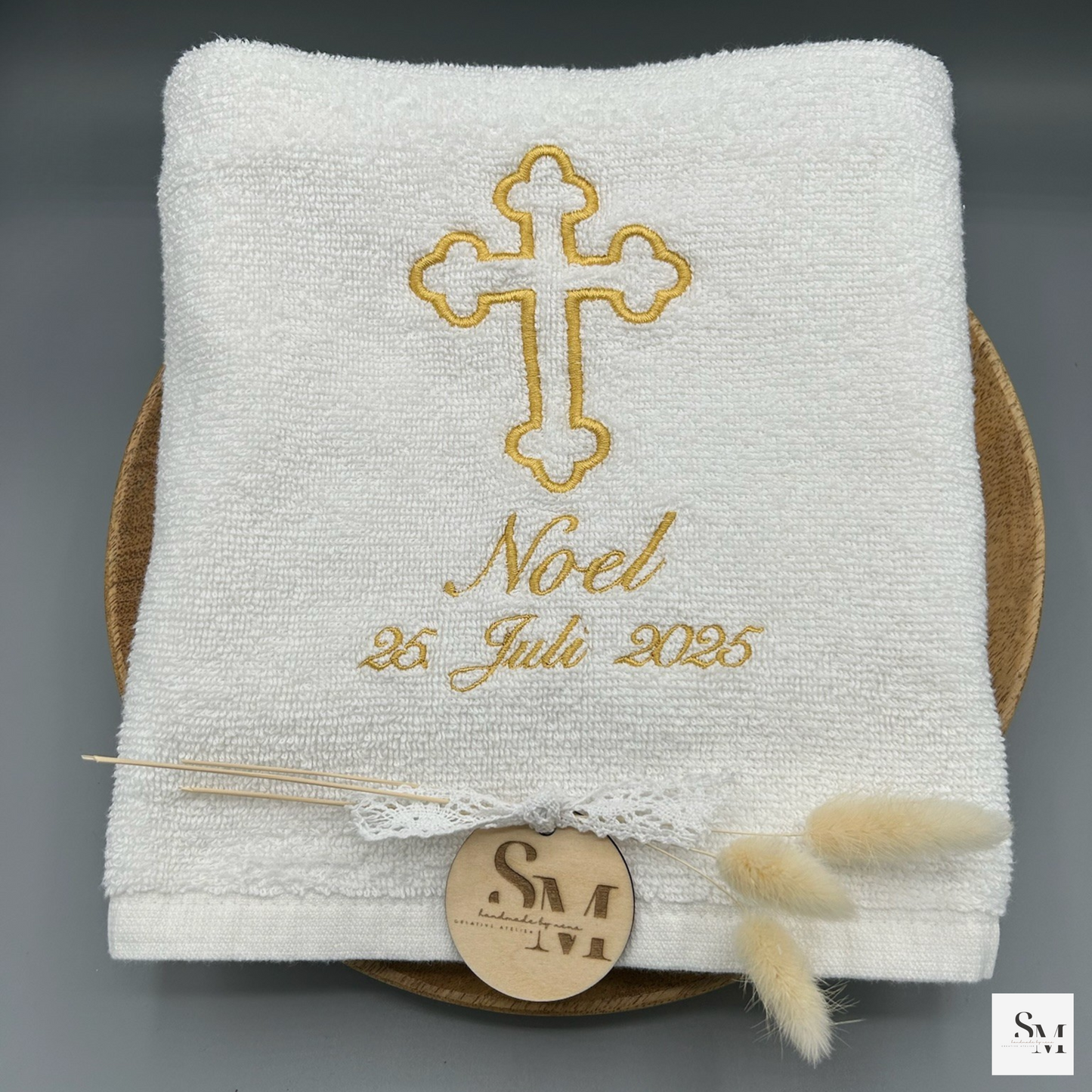 Taufhandtuch bestickt mit Kreuz | personalisiertes Handtuch zur Taufe, Geschenk Taufe Mädchen & Junge, christliche Tauferinnerung, Baby