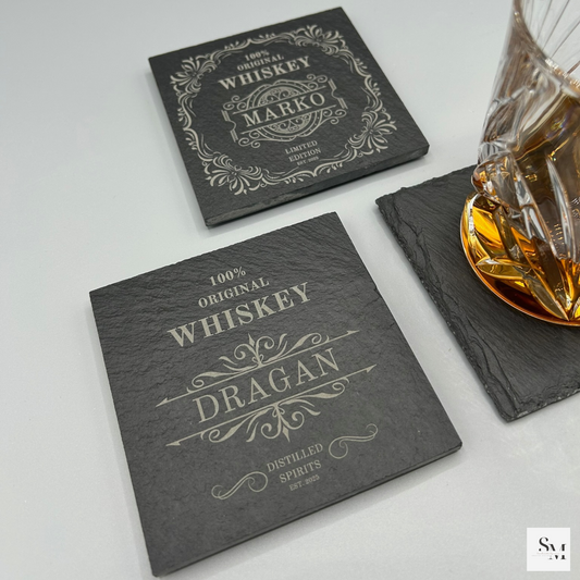 Personalisierbare Schiefer Untersetzer mit Whiskey-Motiven | Geschenke für Whiskey-Liebhaber | Perfekt für Bar, Zuhause & Büro | 2er Set