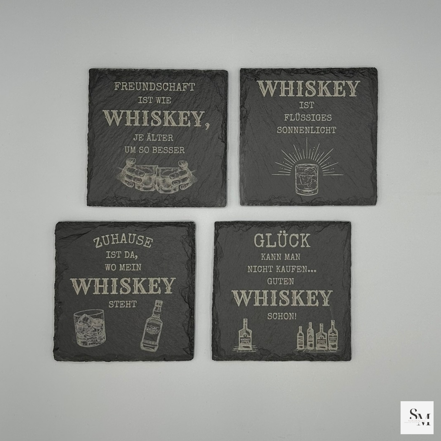 Schiefer Untersetzer mit Whiskey-Motiven und Sprüchen | Schönes Geschenke für Whiskey-Liebhaber | Perfekt für Bar, Zuhause & Büro | 4er Set