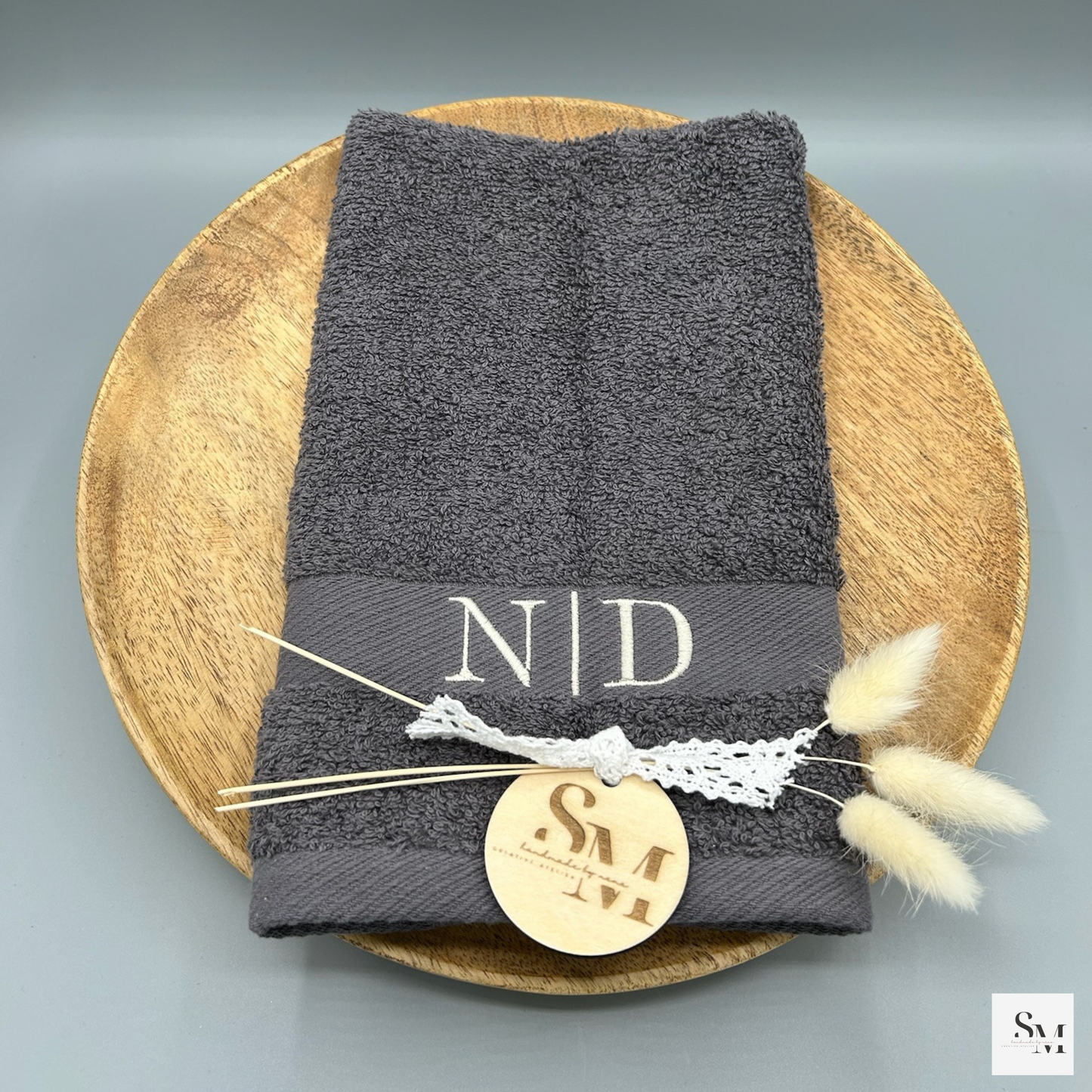 Personalisiertes Gästehandtuch bestickt | Monogramm "N | D" Initialen | Geschenk Geburtstag Hochzeit Einzug Weihnachten Taufe  | 30x50 cm