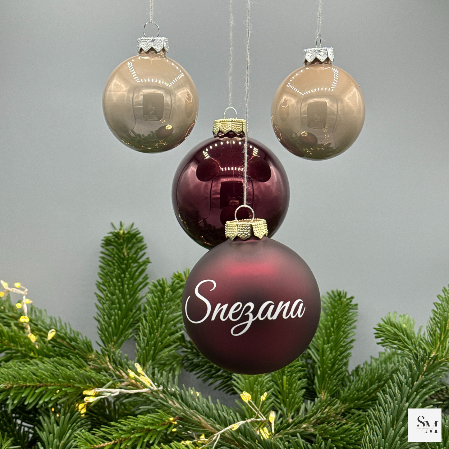 Personalisierte Weihnachtskugeln mit Namen | Christbaumkugeln | Kleines Geschenk Weihnachten | Baumschmuck personalisiert | Ornamente | 8 cm