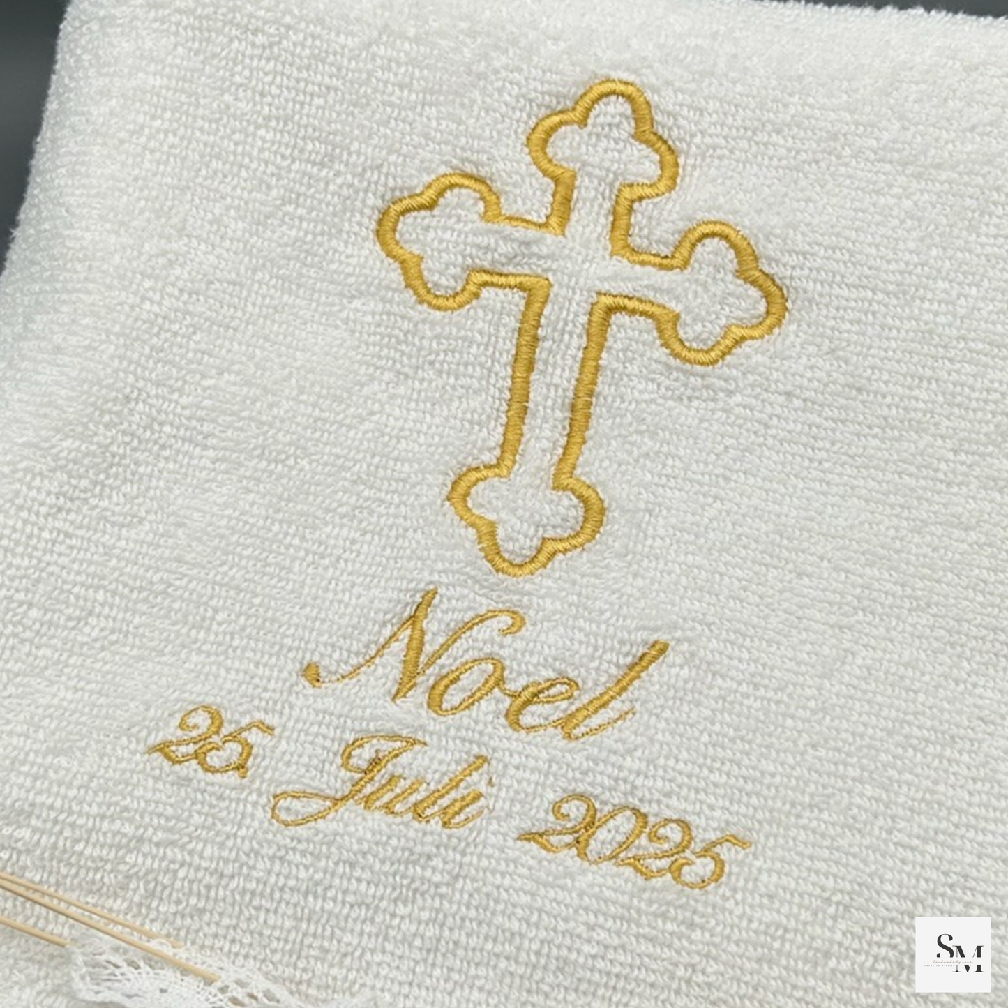 Taufhandtuch bestickt mit Kreuz | personalisiertes Kapuzenhandtuch zur Taufe, Geschenk Taufe Mädchen & Junge christliche Tauferinnerung Baby