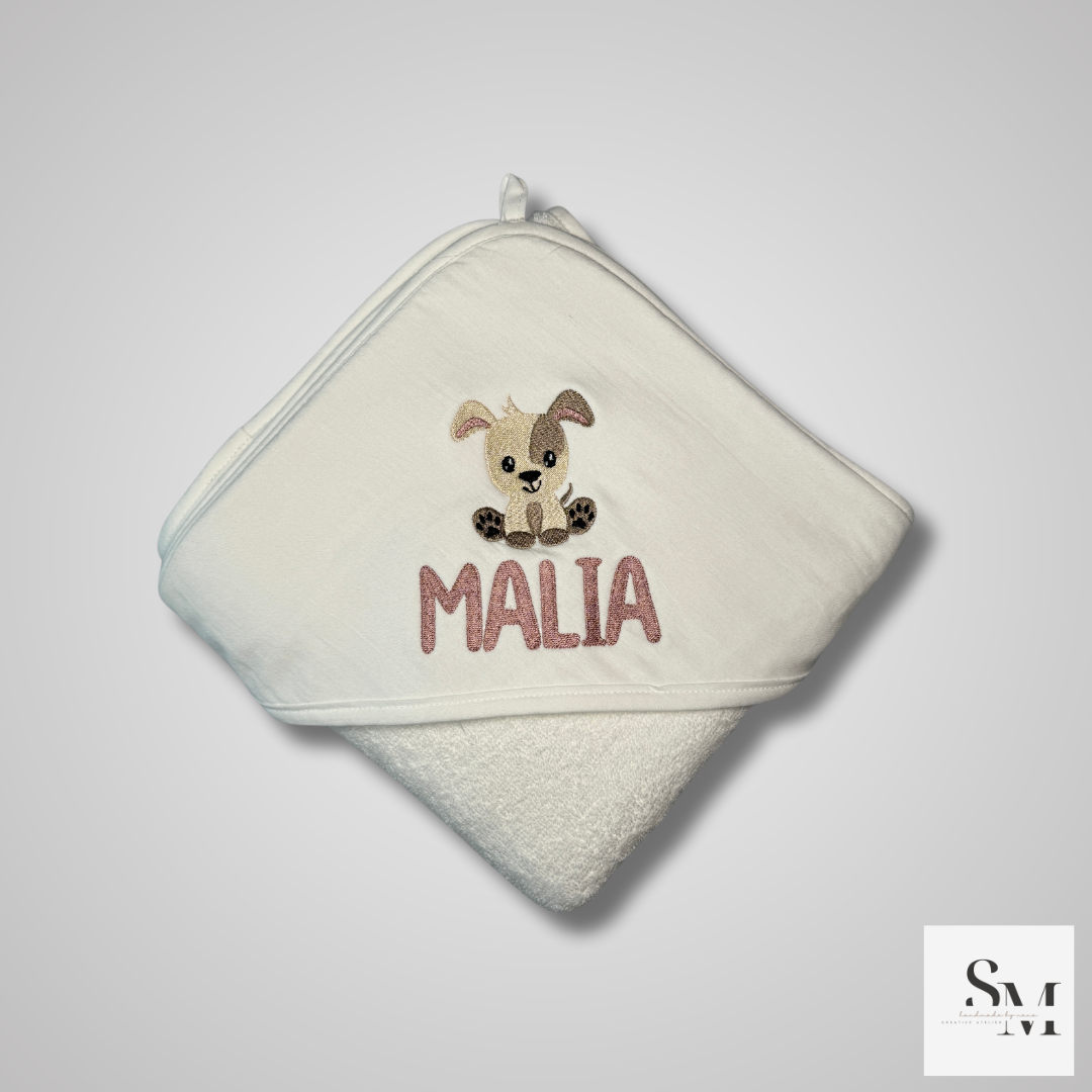 Besticktes Baby Handtuch mit Hund | Personalisiertes Kapuzenhandtuch | Geschenk zur Geburt & Taufe | Babyparty | Stickerei im Stil Malia